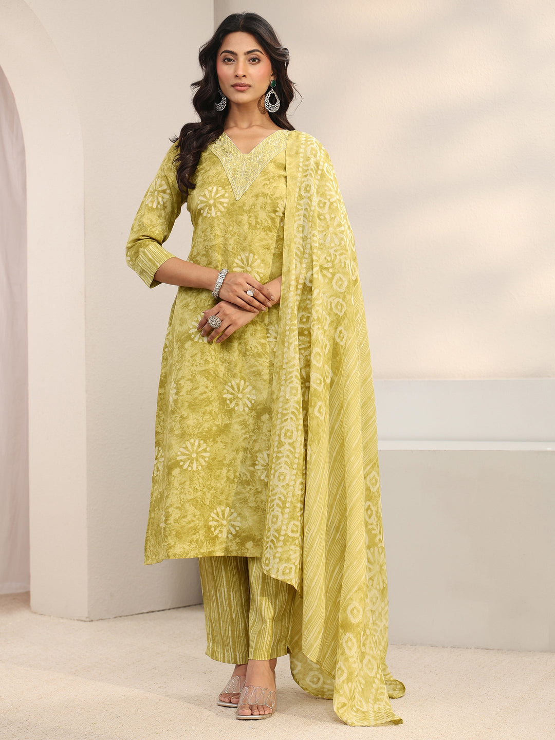 Green Floral Printed Cotton Blend Straight Suit Set With Dupatta