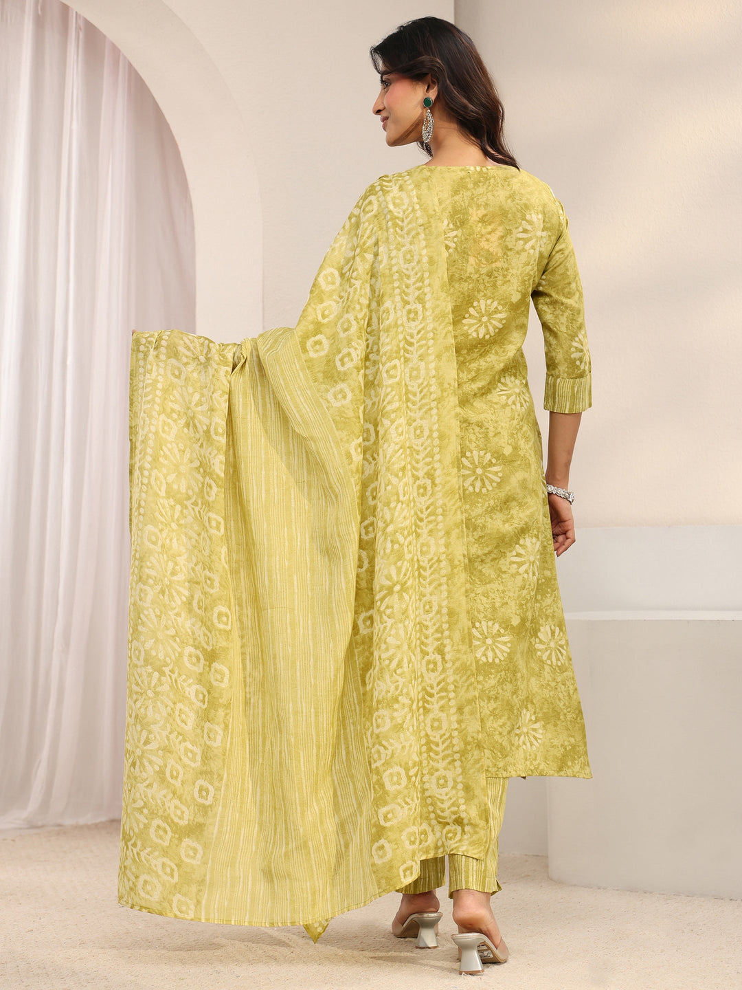 Green Floral Printed Cotton Blend Straight Suit Set With Dupatta