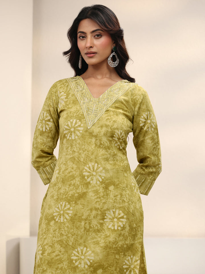 Green Floral Printed Cotton Blend Straight Suit Set With Dupatta
