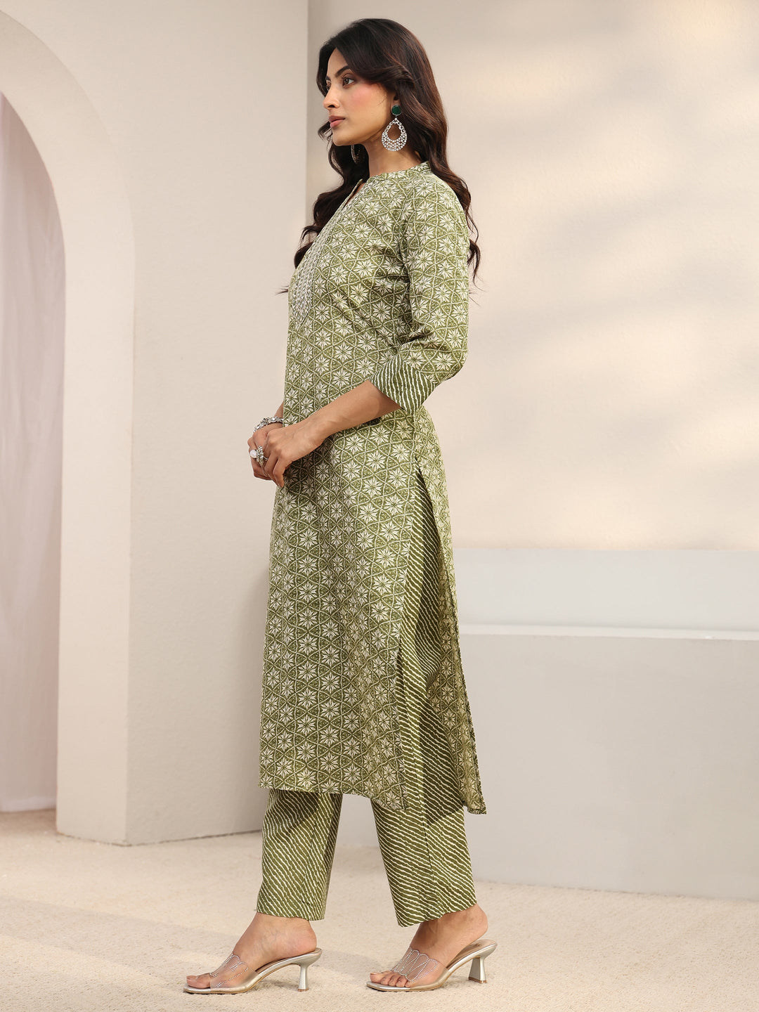 Green Geometric Printed Cotton Blend Straight Suit Set With Dupatta