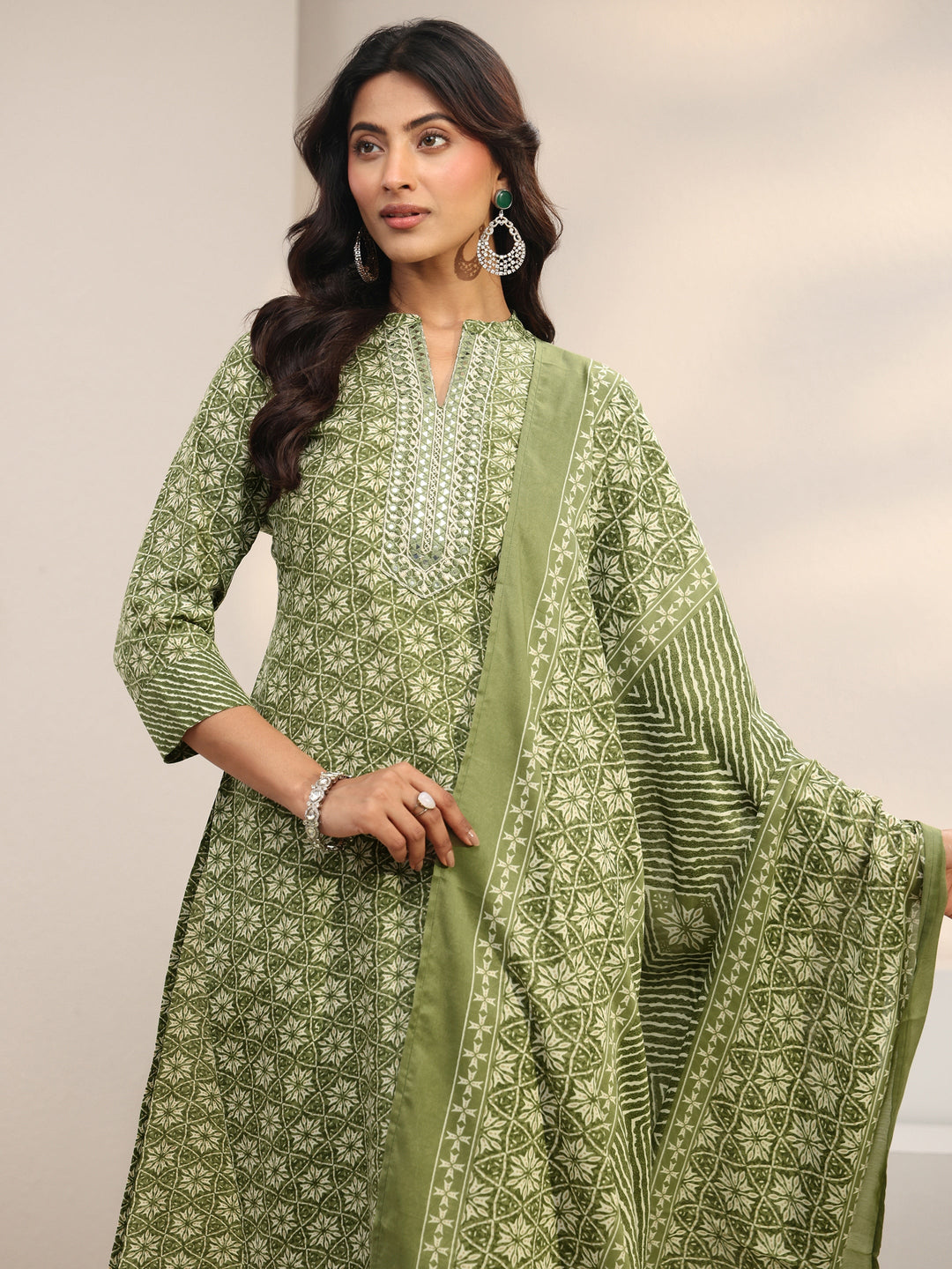 Green Geometric Printed Cotton Blend Straight Suit Set With Dupatta