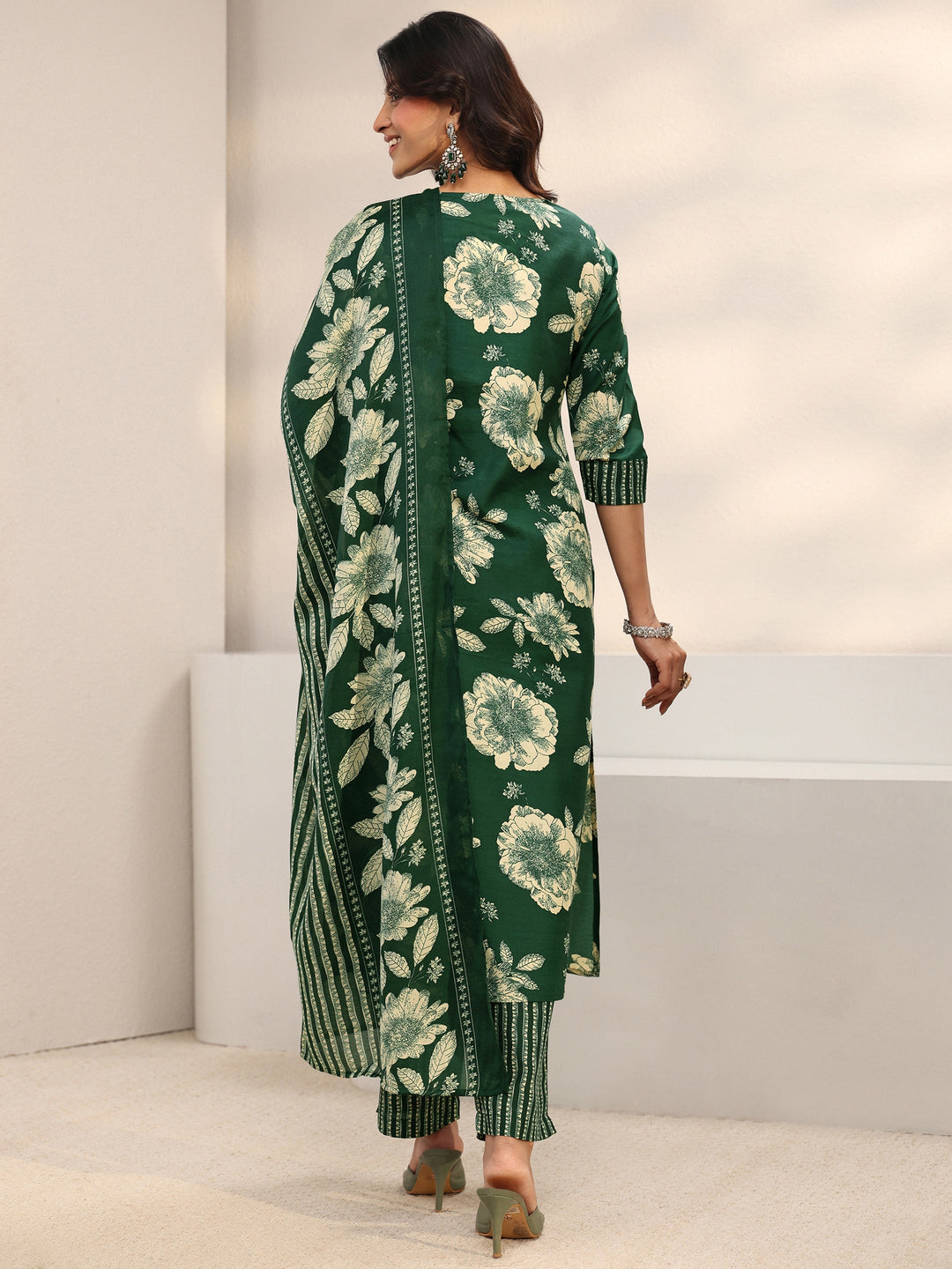 Green Floral Printed Cotton Blend Straight Suit Set With Dupatta