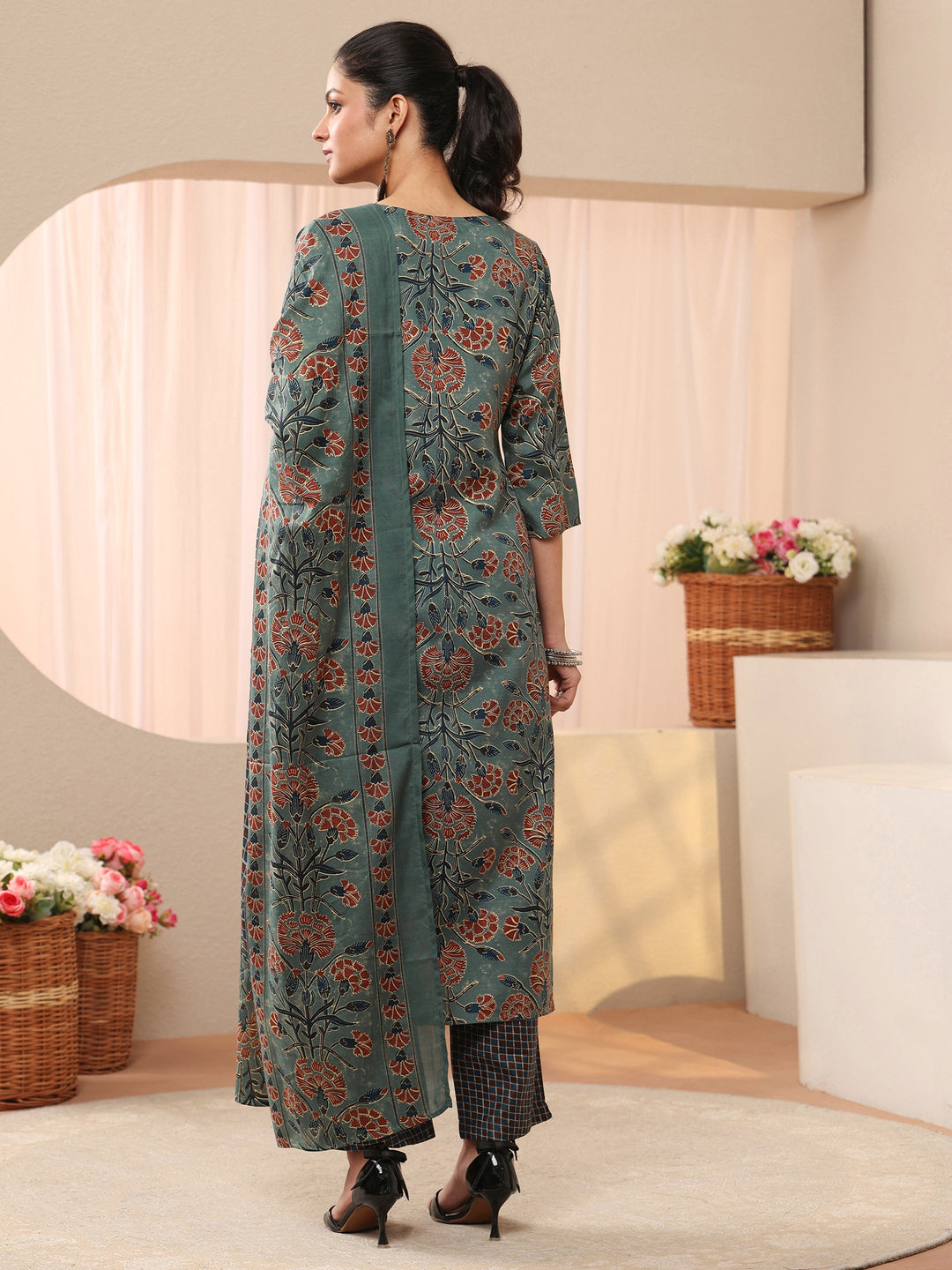 Green Floral Printed Cotton Blend Straight Suit Set
