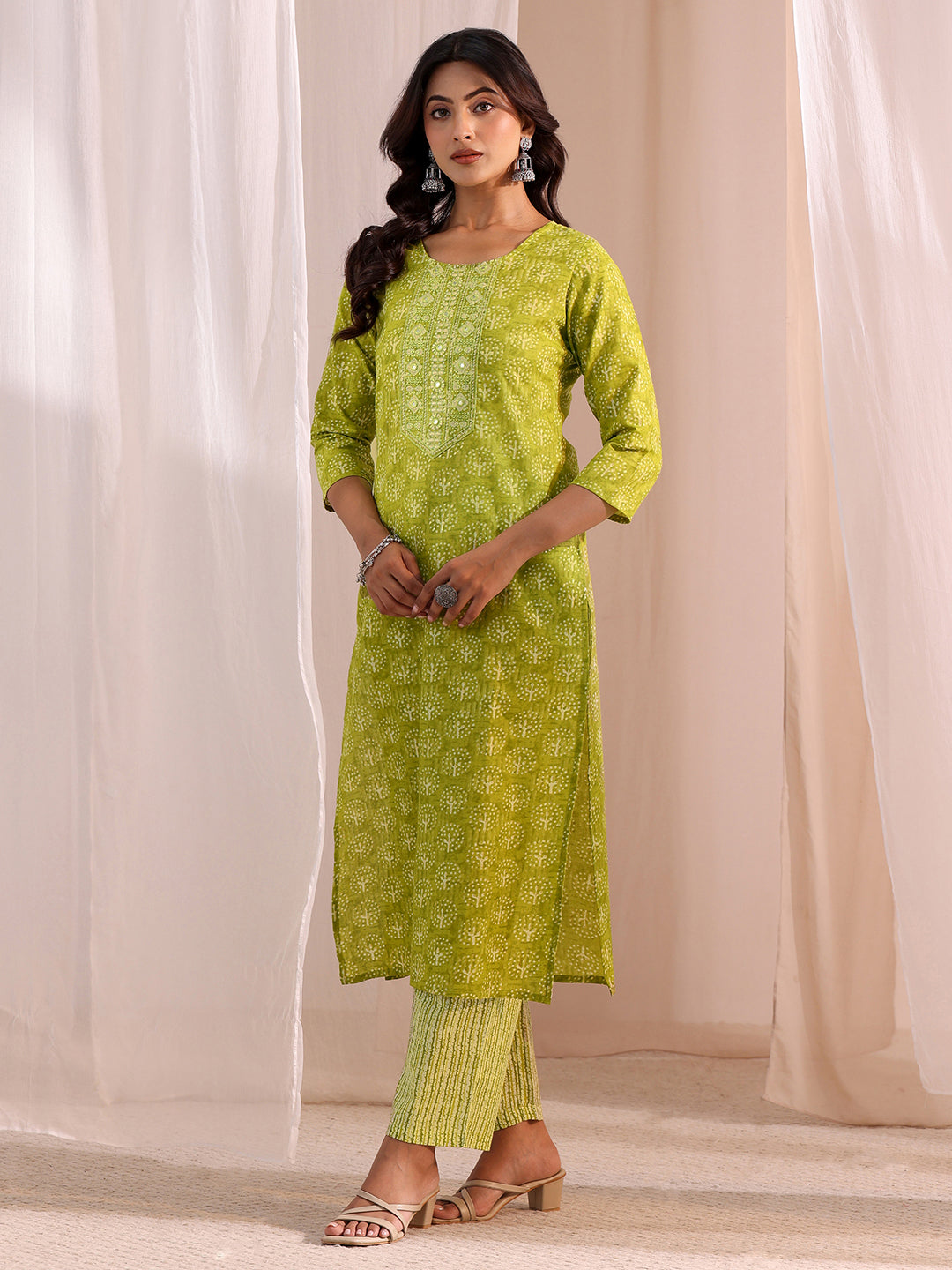 Gerua Green Floral Printed Cotton Blend Straight Suit Set