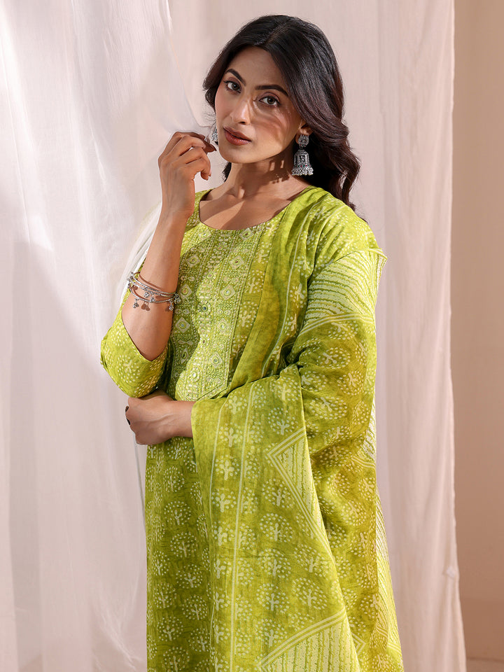 Gerua Green Floral Printed Cotton Blend Straight Suit Set