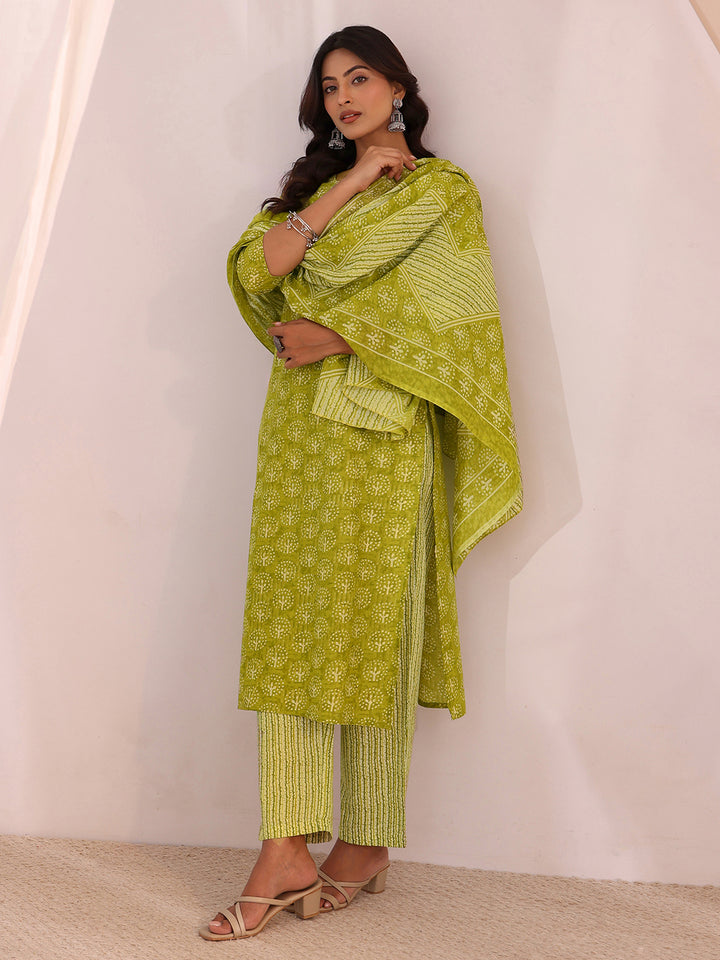 Gerua Green Floral Printed Cotton Blend Straight Suit Set
