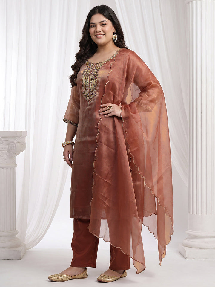 Plus Size Peach Yoke Design Tissue Straight Suit Set