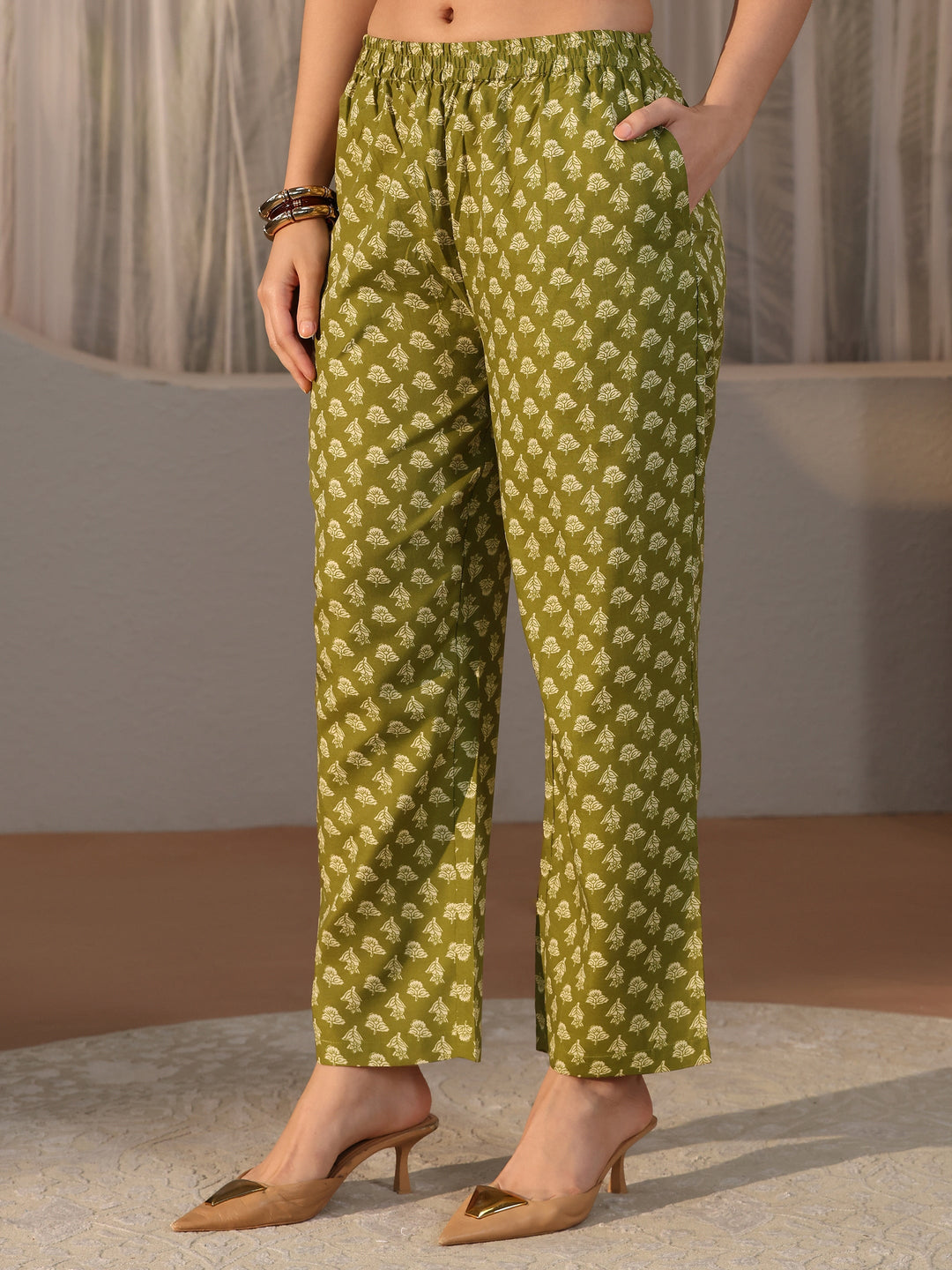 Gerua Green Floral Printed Straight Suit Set