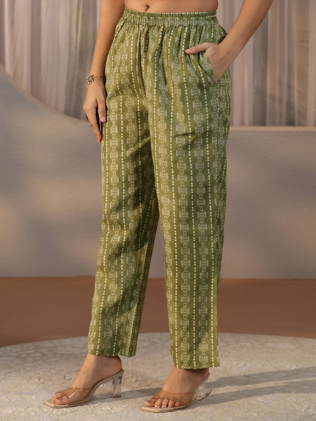 Gerua Green Floral Printed Straight Suit Set