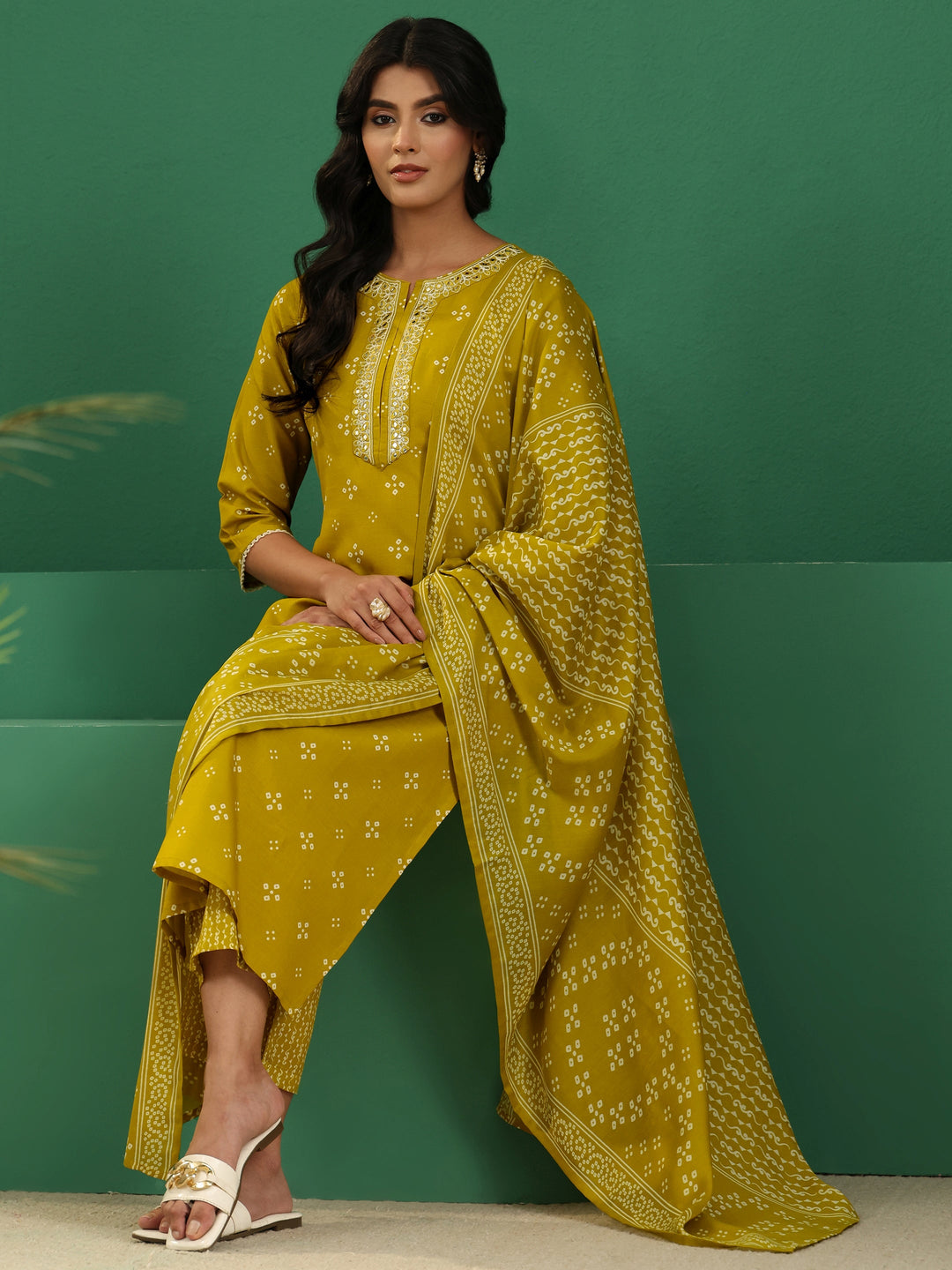 Gerua Green Bandhani Cotton Blend Straight Suit Set