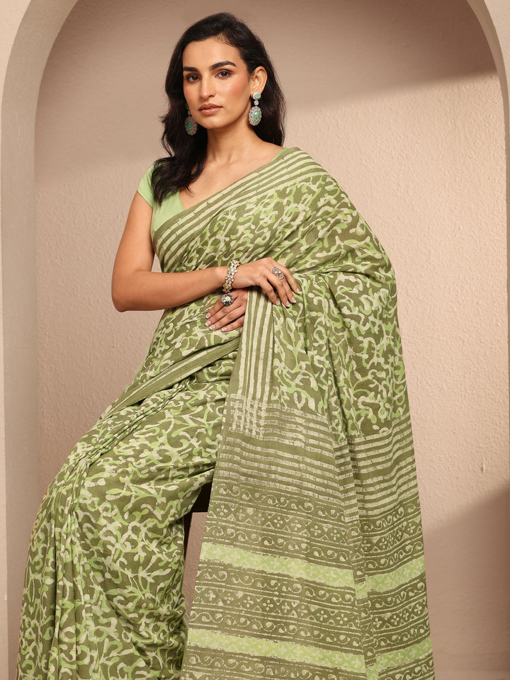 Green Abstract Printed Cotton Saree With Unstitched Blouse Piece