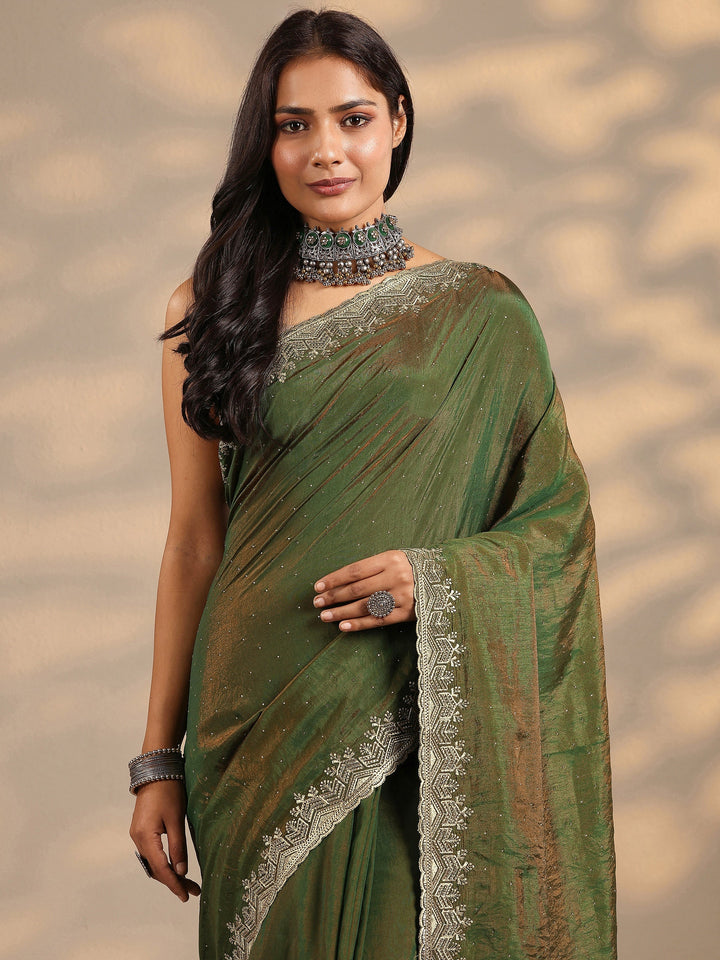 Green Embellished Silk Blend Saree With Unstitched Blouse Piece
