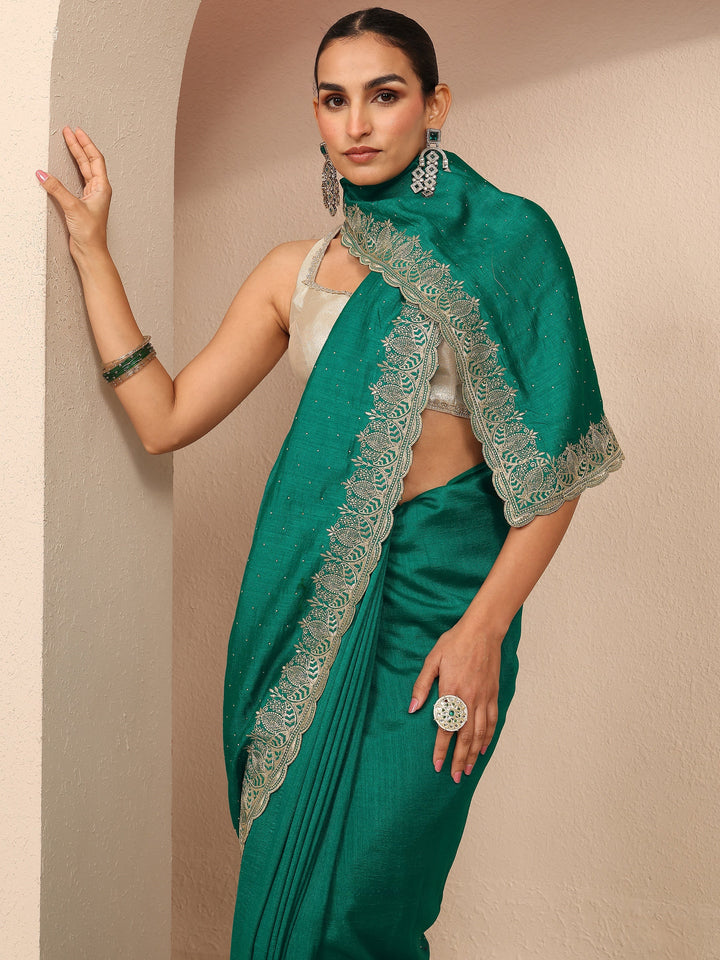 Green Embellished Silk Blend Saree With Unstitched Blouse Piece