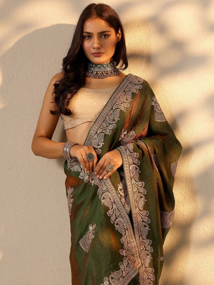 Green Embroidered Organza Saree With Unstitched Blouse Piece