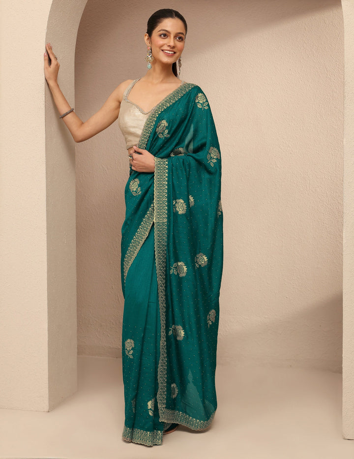 Green Embroidered Silk Blend Saree With Unstitched Blouse Piece