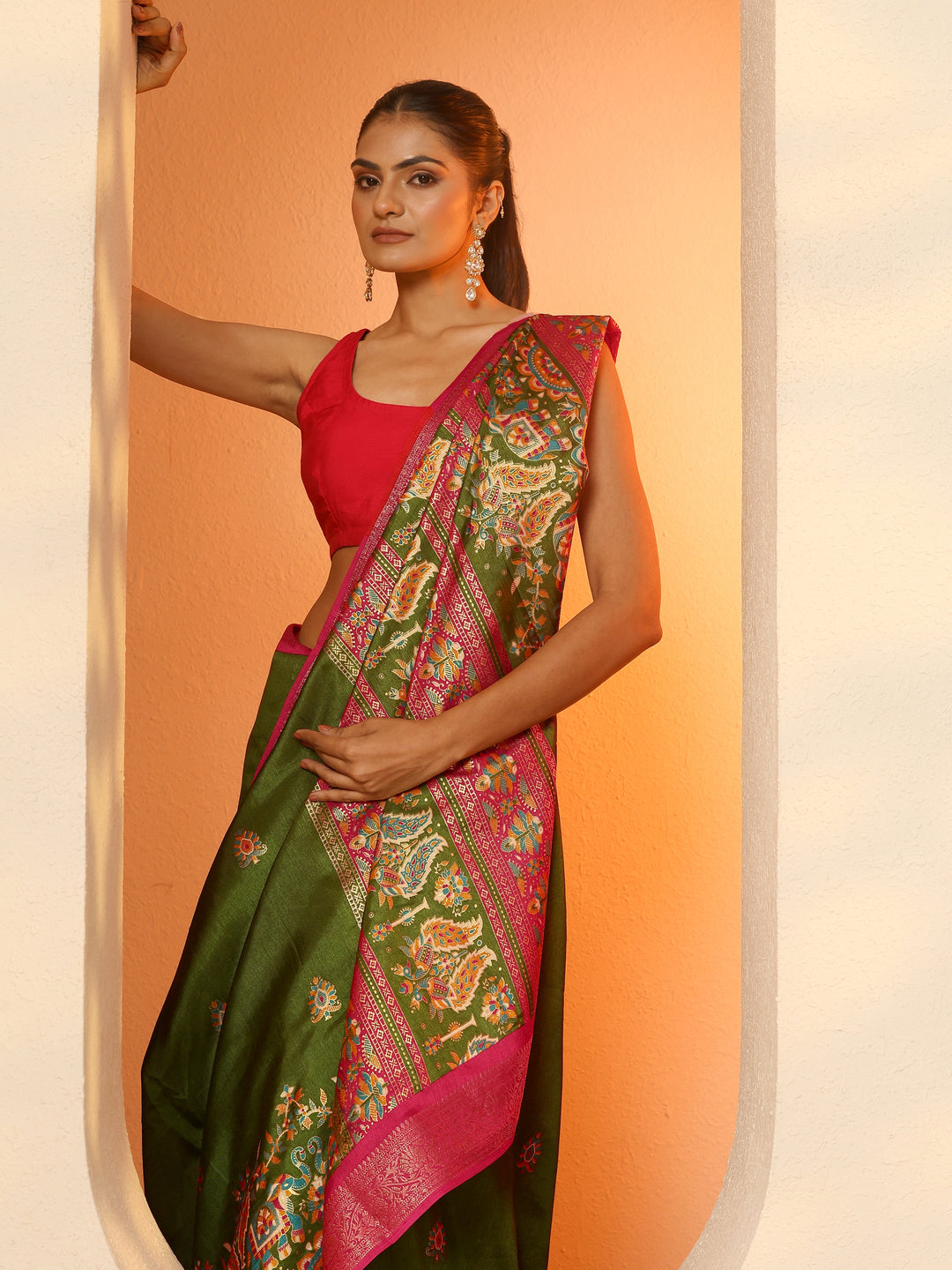 Green Printed Silk Blend Saree With Unstitched Blouse Piece