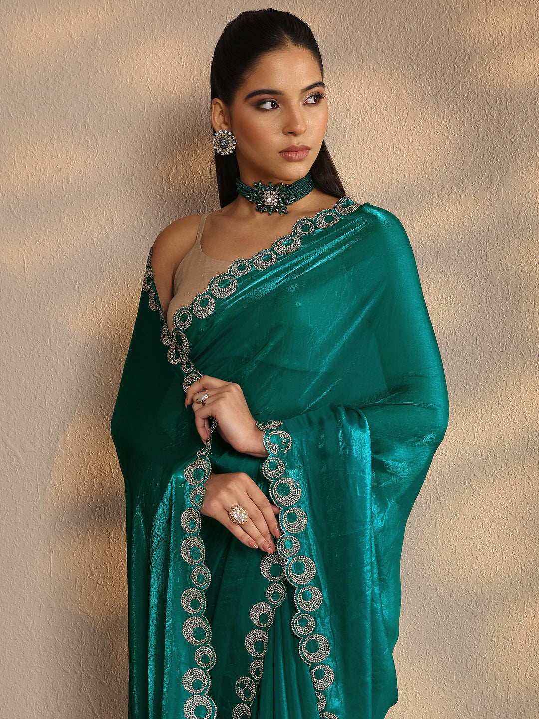 Green Solid Silk Blend Saree With Unstitched Blouse Piece