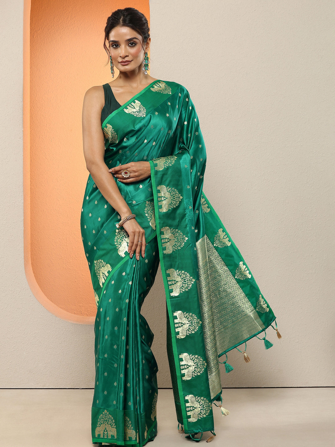 Green Woven Design Silk Blend Sarees With Unstitched Blouse Piece