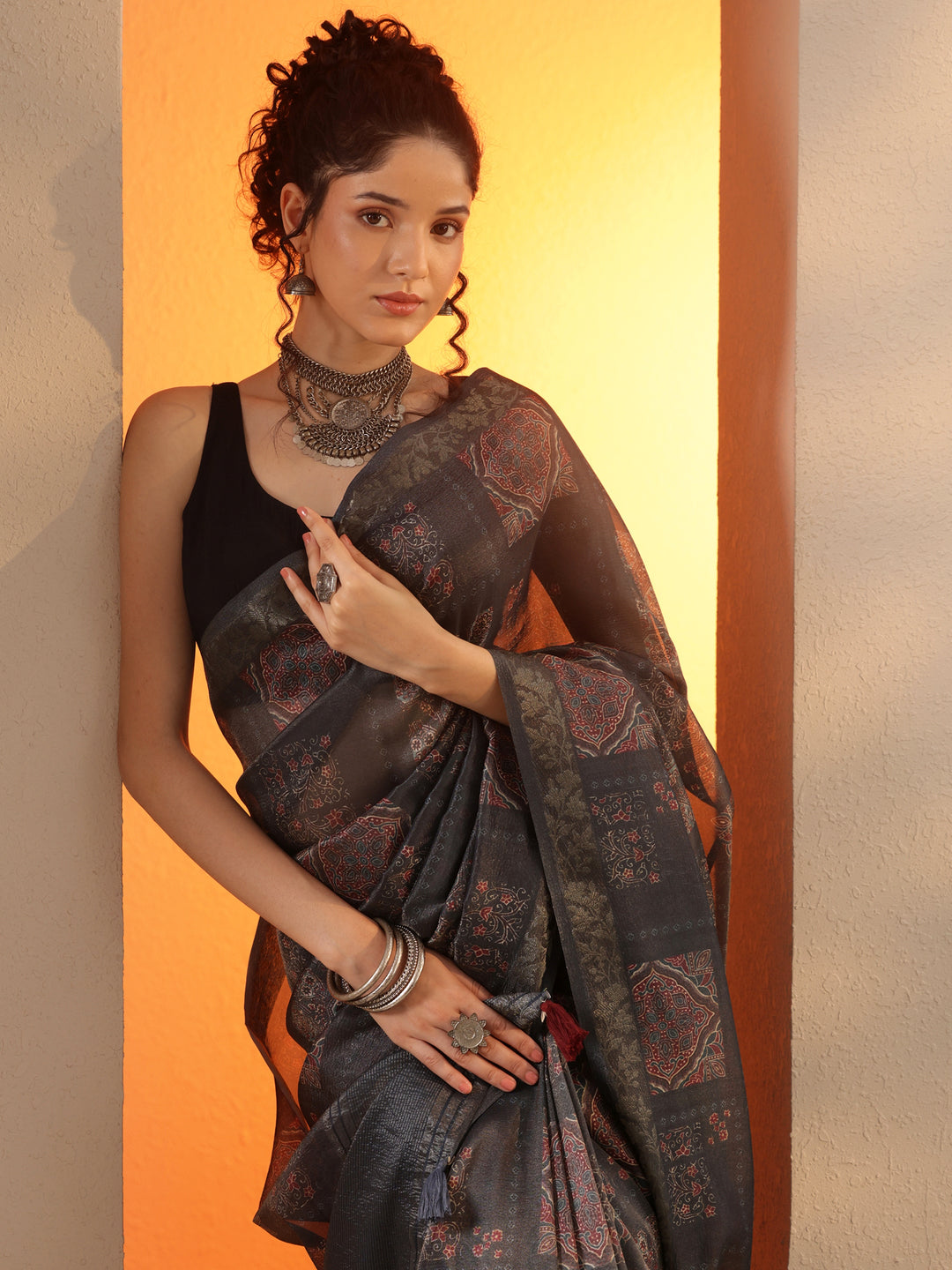 Grey Printed Chinon Saree With Unstitched Blouse Piece
