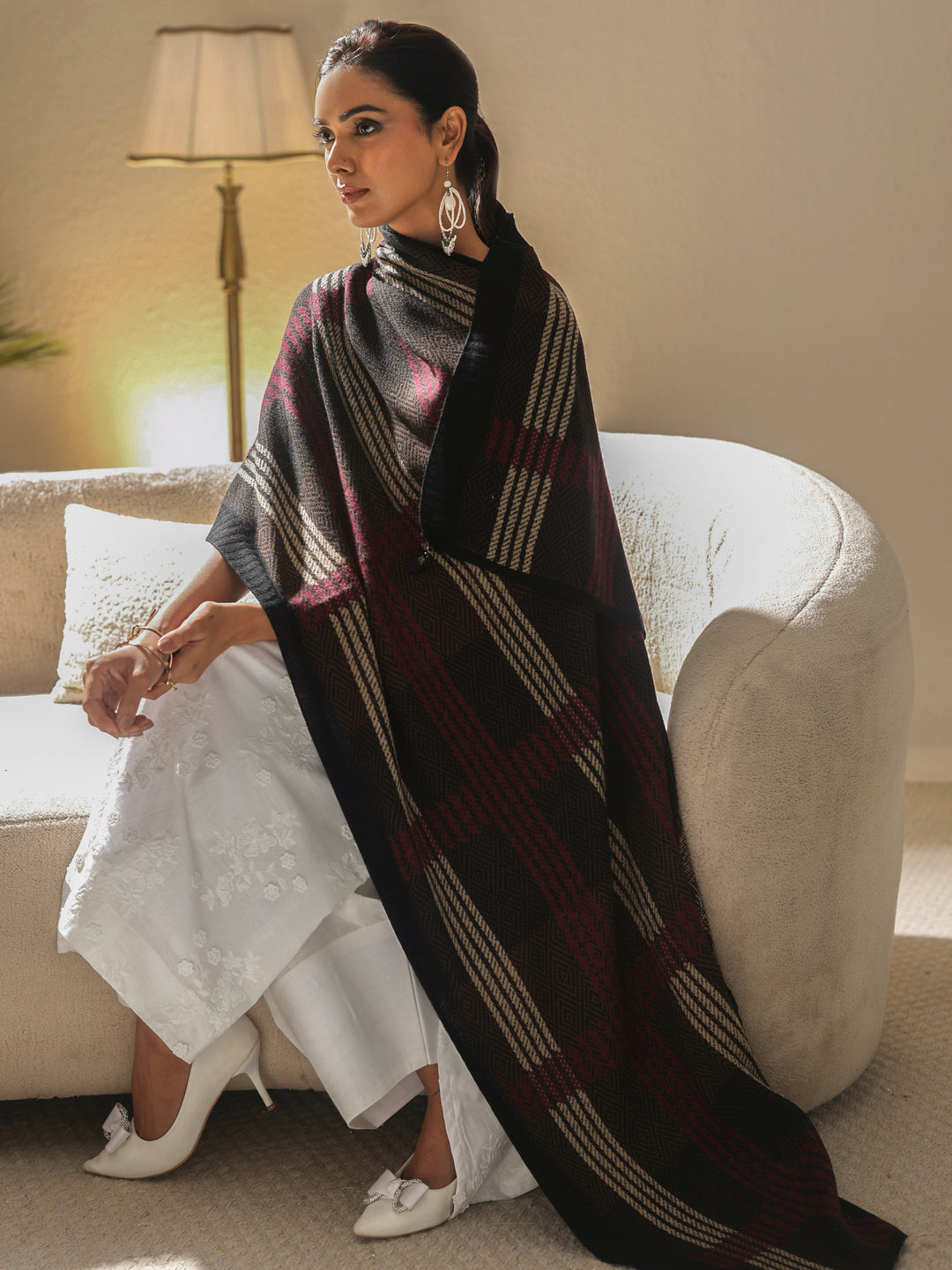 Libas Black Geometric Knitted Acrylic Shawl