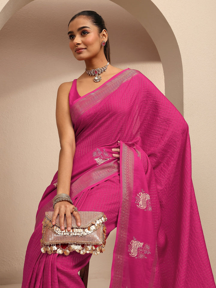 Magenta Embellished Silk Blend Saree With Unstitched Blouse Piece