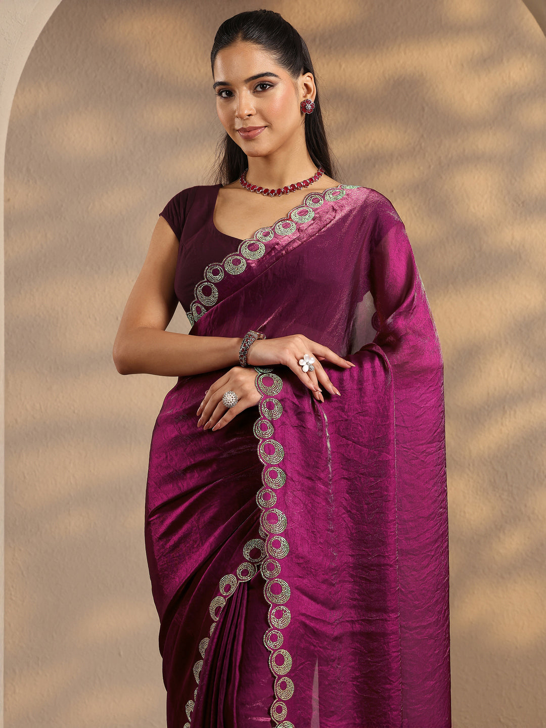 Magenta Solid Silk Blend Saree With Unstitched Blouse Piece