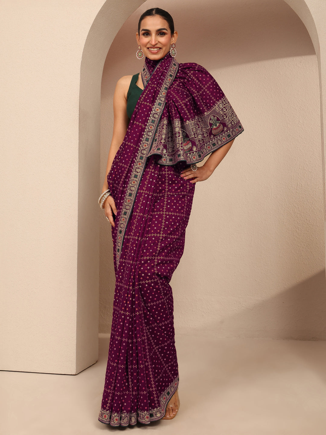 Maroon Bandhani Printed Silk Blend Saree With Unstitched Blouse Piece