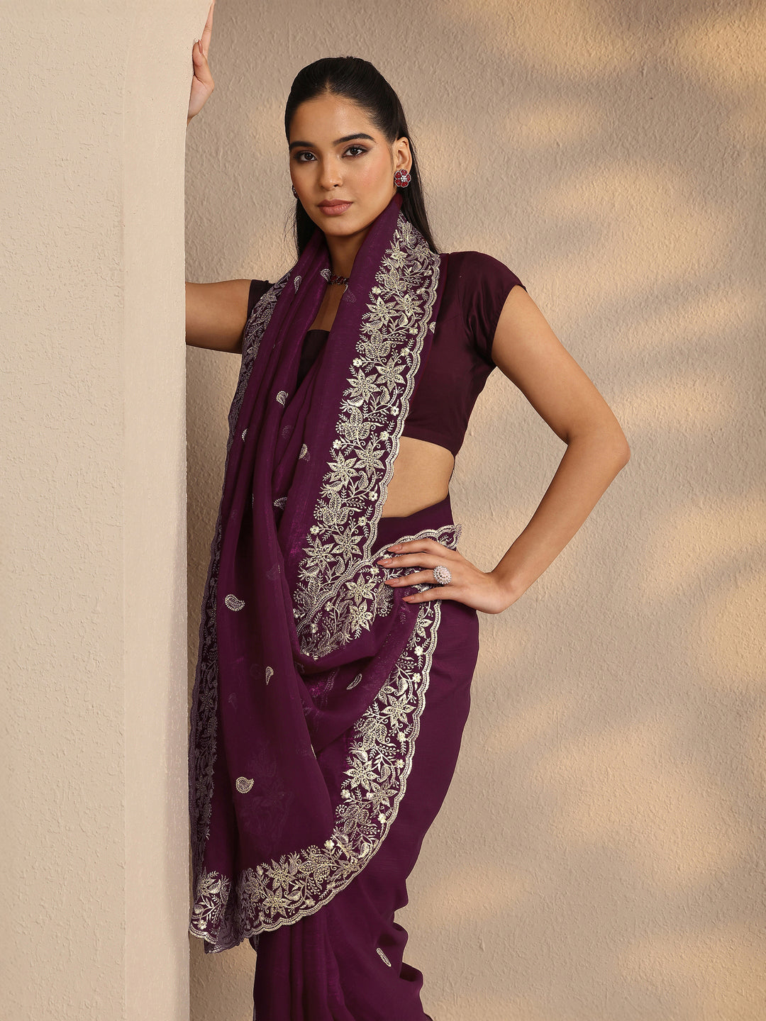 Maroon Paisley Embroidered Silk Blend Saree With Unstitched Blouse Piece