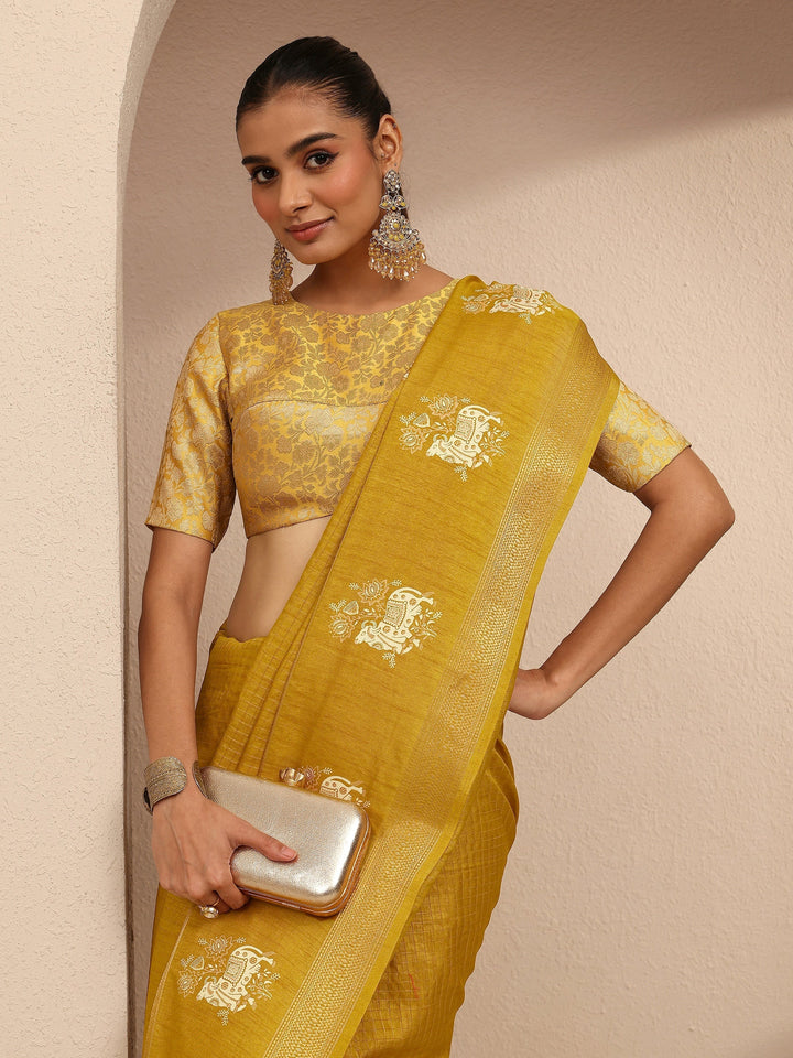 Mustard Embellished Silk Blend Saree With Unstitched Blouse Piece