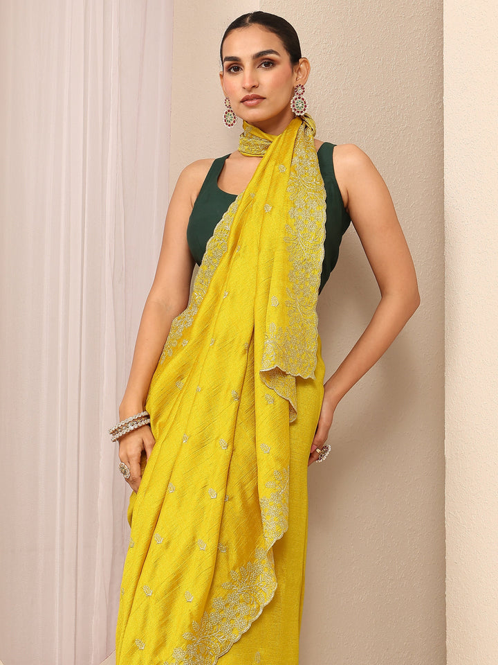 Mustard Embroidered Silk Blend Saree With Unstitched Blouse Piece