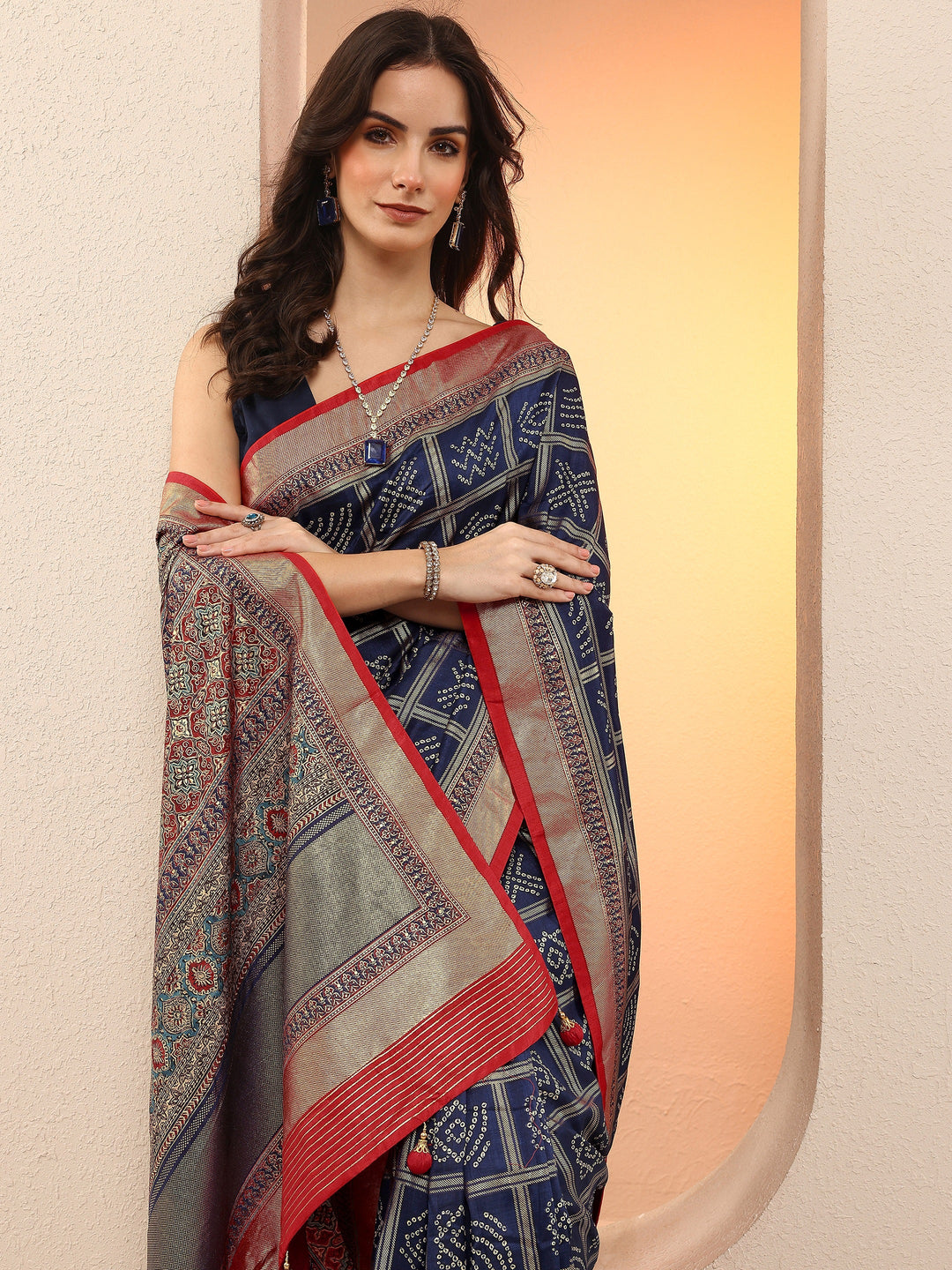 Navy Blue Bandhani Printed Sarees With Unstitched Blouse Piece
