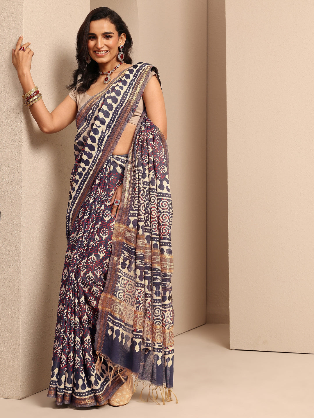 Navy Blue Printed Cotton Saree With Unstitched Blouse Piece