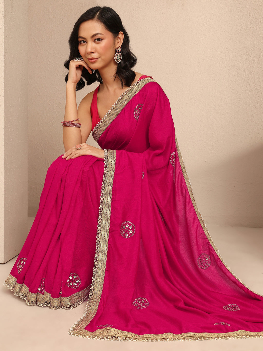 Pink Embellished Silk Blend Saree With Unstitched Blouse Piece