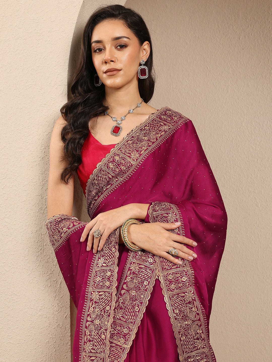 Pink Embellished Silk Blend Saree With Unstitched Blouse Piece