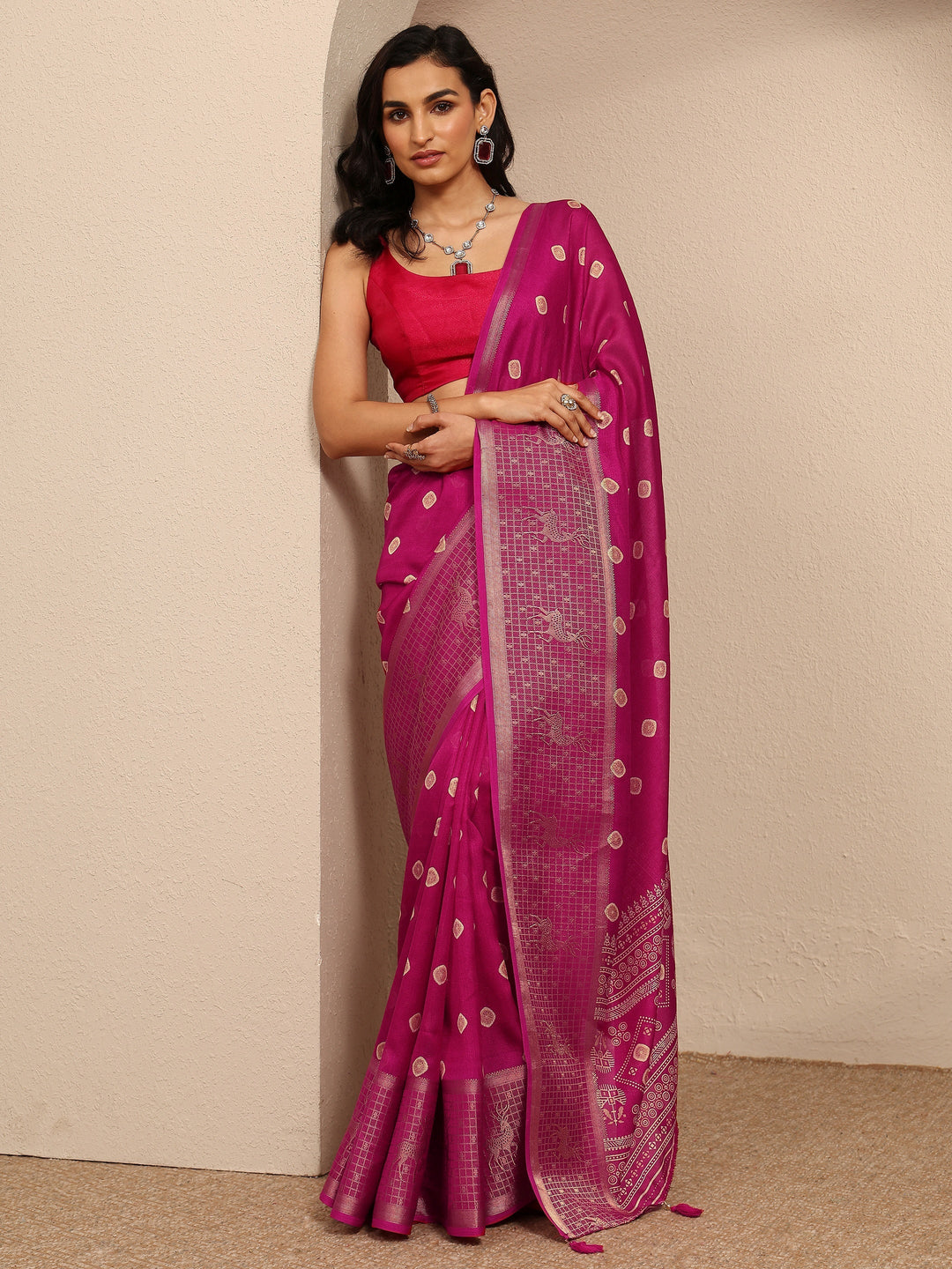 Pink Printed Silk Blend Saree With Unstitched Blouse Piece