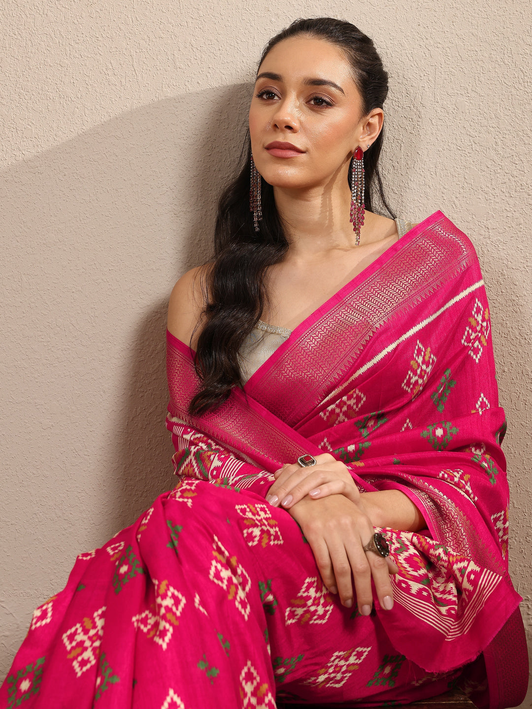 Pink Ikkat Printed Silk Blend Saree With Unstitched Blouse Piece