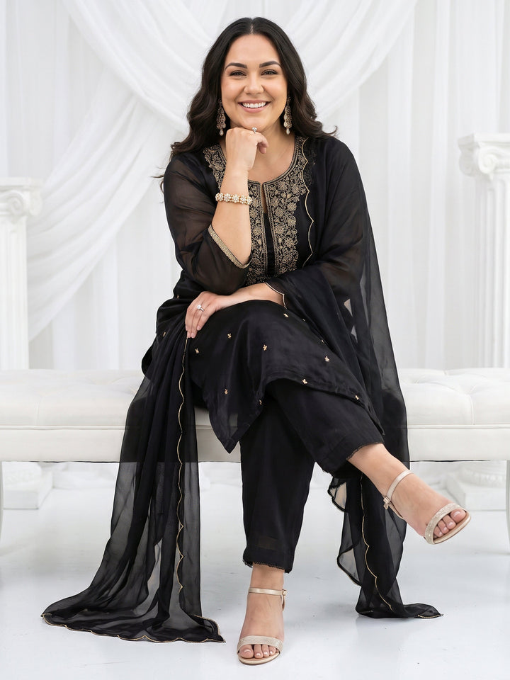 Plus Size Black Floral Embroidered Tissue Straight Suit Set