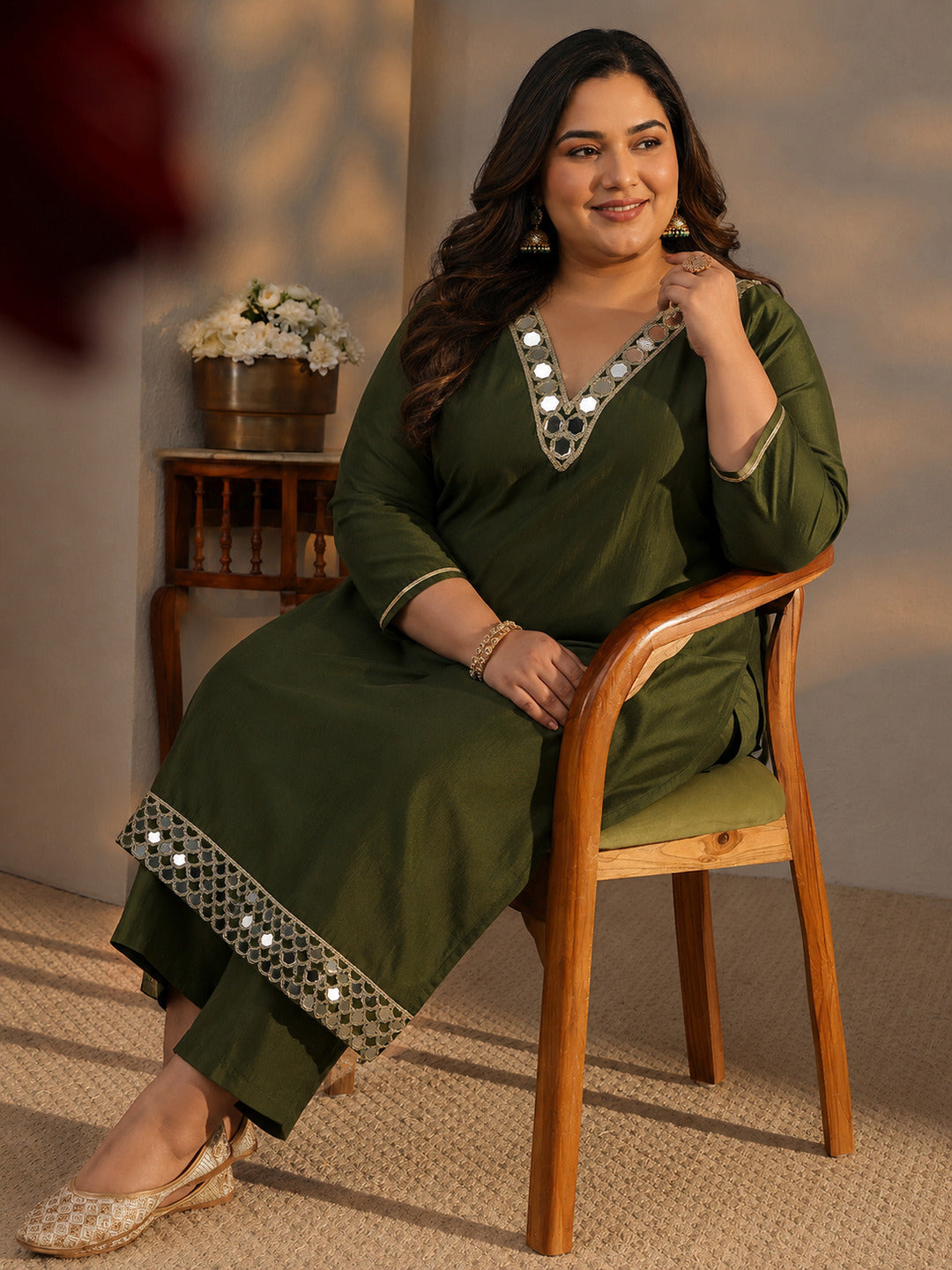 Plus Size Green Embellished Silk Blend Straight Kurta Set