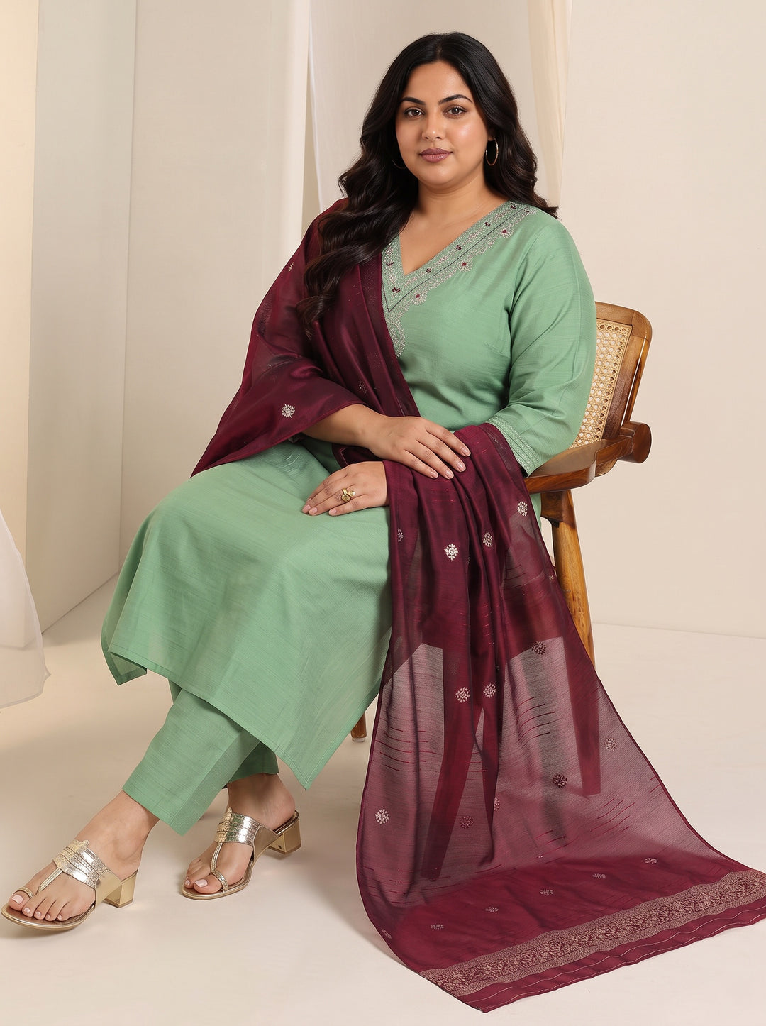 Plus Size Green Embroidered Silk Blend Straight Suit Set