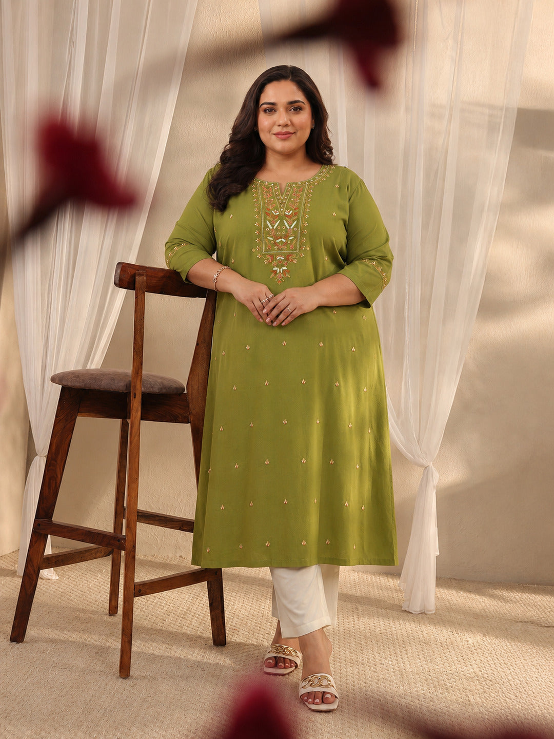 Plus Size Green Ethnic Motif Embroidered Cotton Straight Kurta