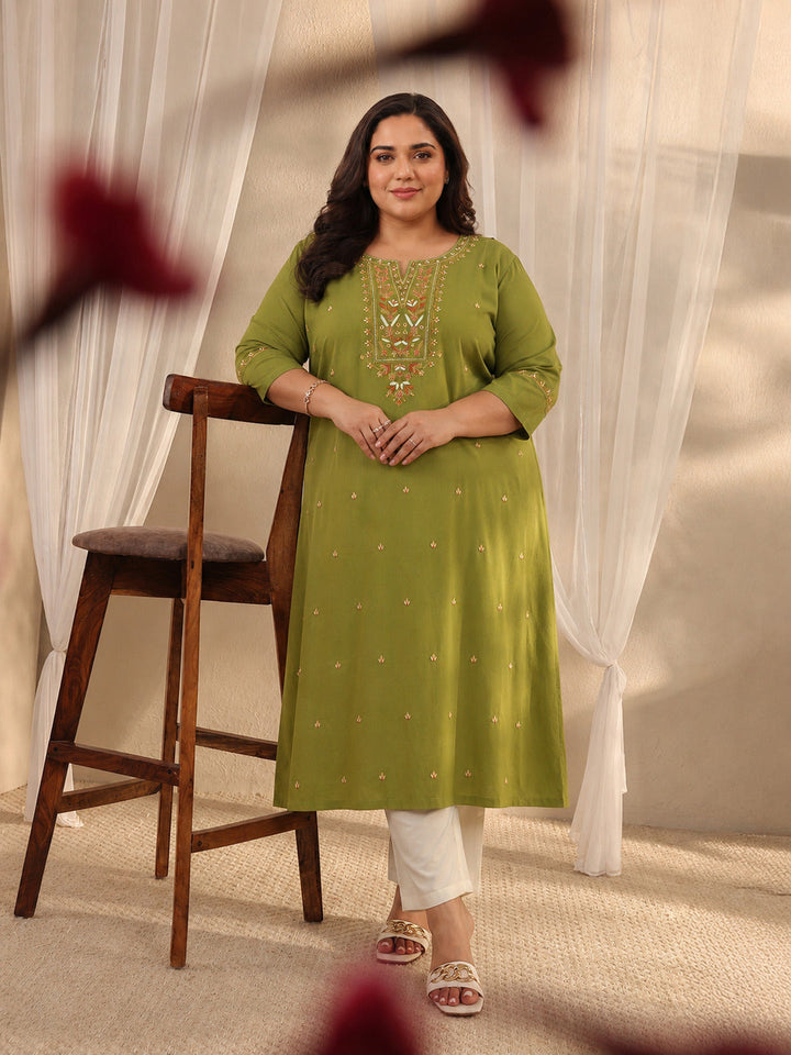 Plus Size Green Ethnic Motif Embroidered Cotton Straight Kurta