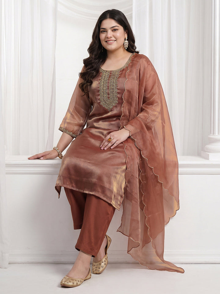 Plus Size Peach Yoke Design Tissue Straight Suit Set