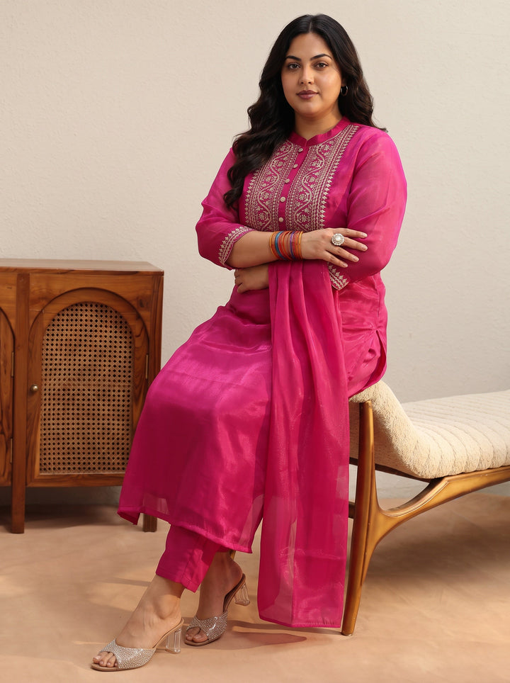 Plus Size Pink Yoke Design Tissue Straight Suit Set