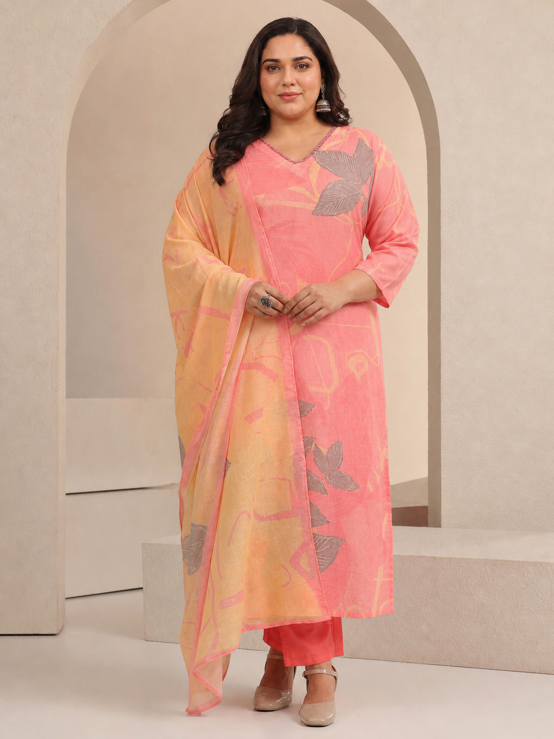 Plus Size Pink Floral Printed Cotton Straight Suit Set
