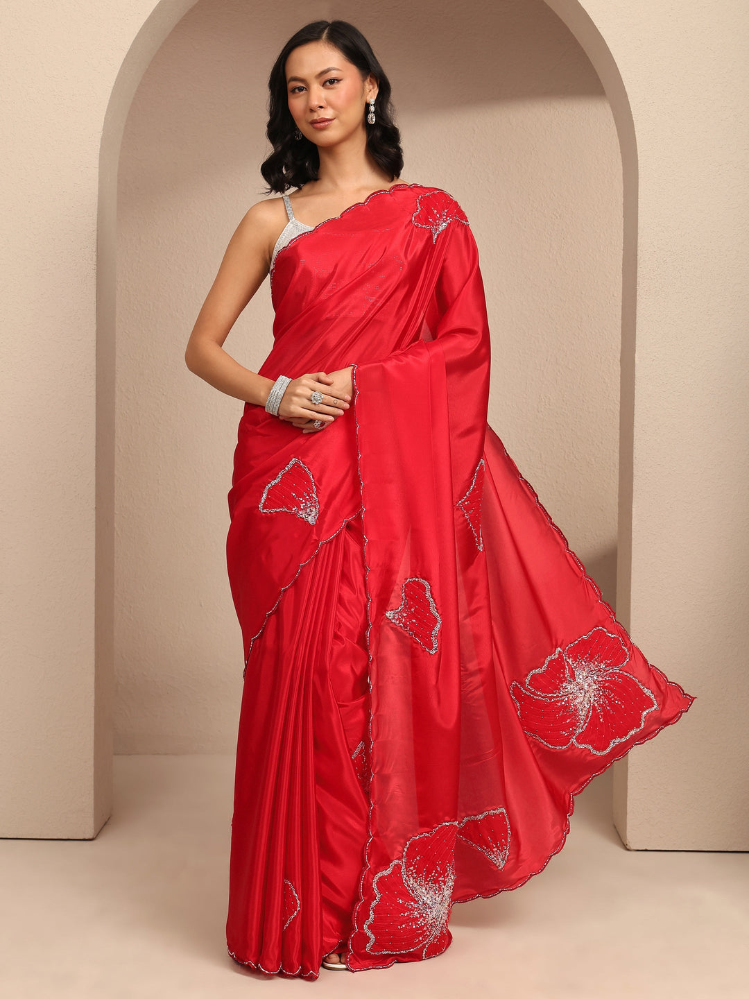 Red Embellished Silk Blend Saree With Unstitched Blouse Piece