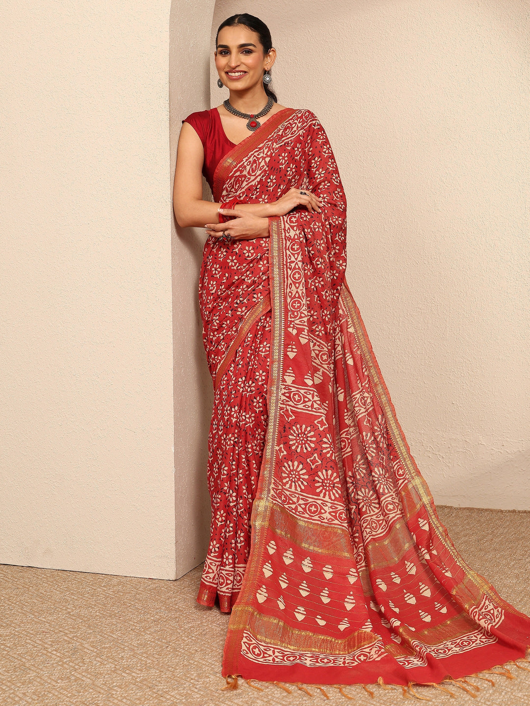 Red Ikat Printed Cotton Saree With Unstitched Blouse Piece