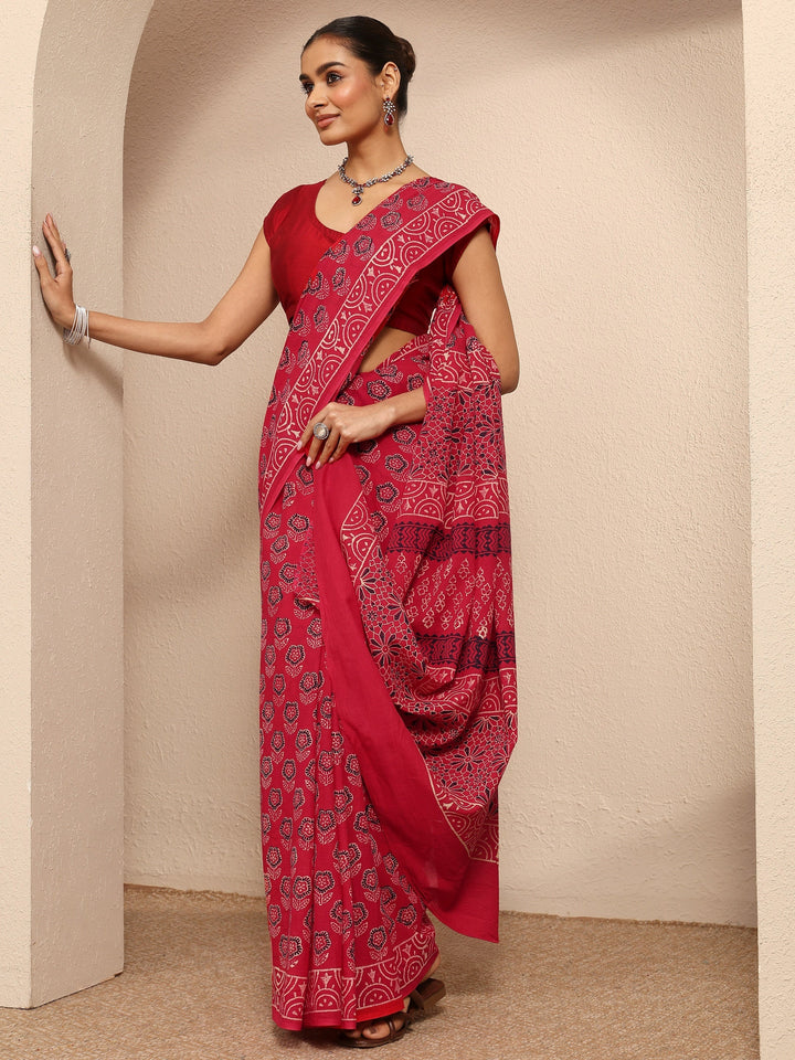 Red Printed Cotton Saree With Unstitched Blouse Piece