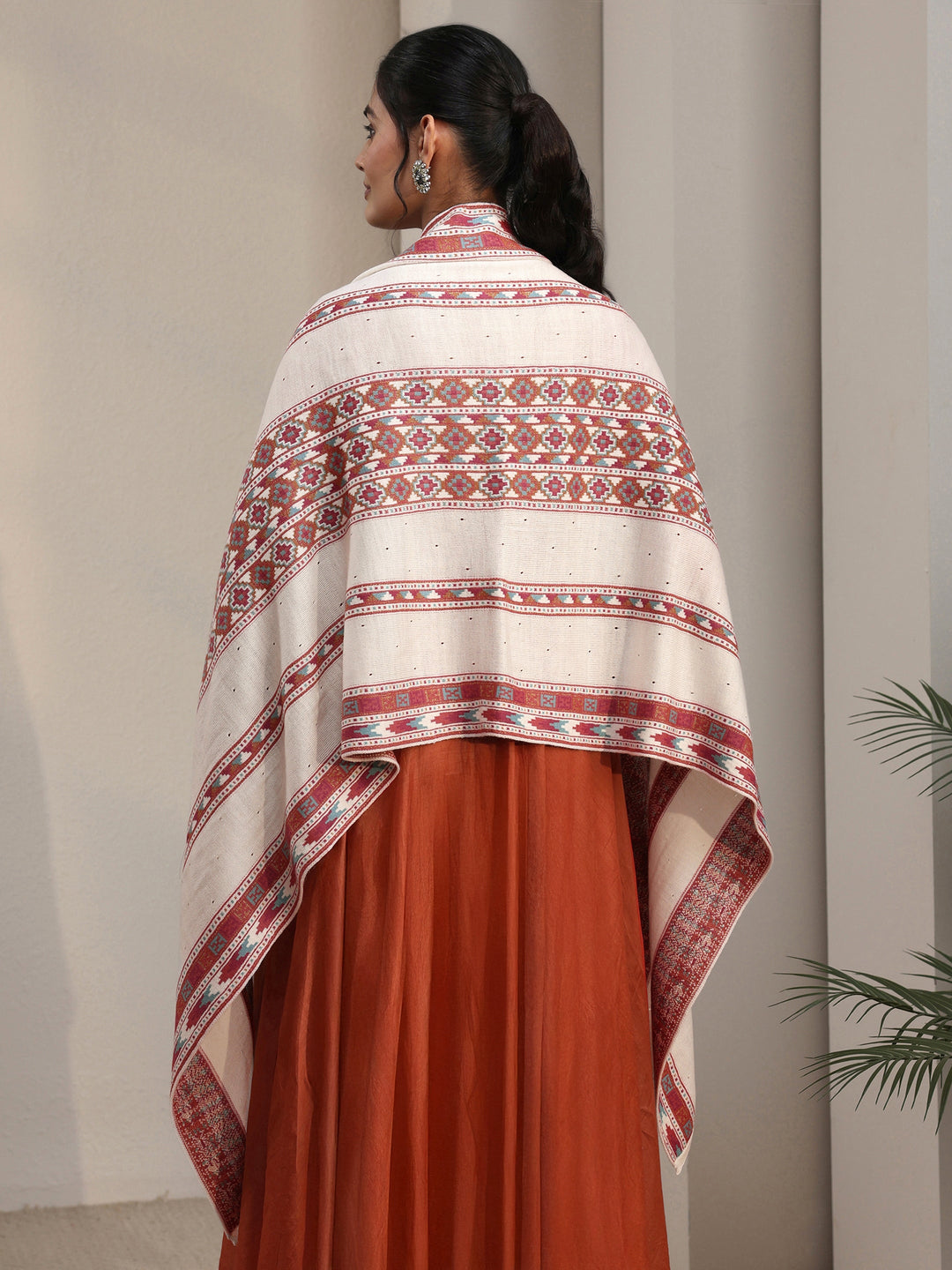 Libas Off White Geometric Knitted Acrylic Wrap Shawl