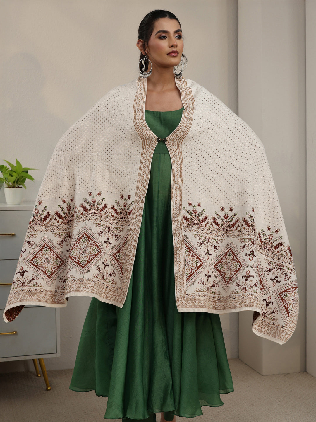 Libas White Mesh Knitted Acrylic Wrap Shawl