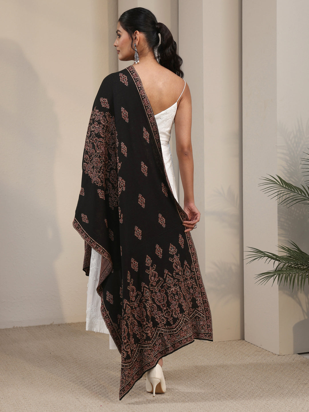Libas Black Ethnic Knitted Acrylic Shawl